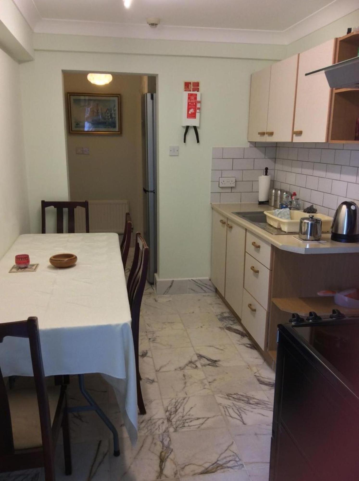 טרורו Room In Guest Room - Orchard Manor, Fore Street, Probus, Cornwall מראה חיצוני תמונה