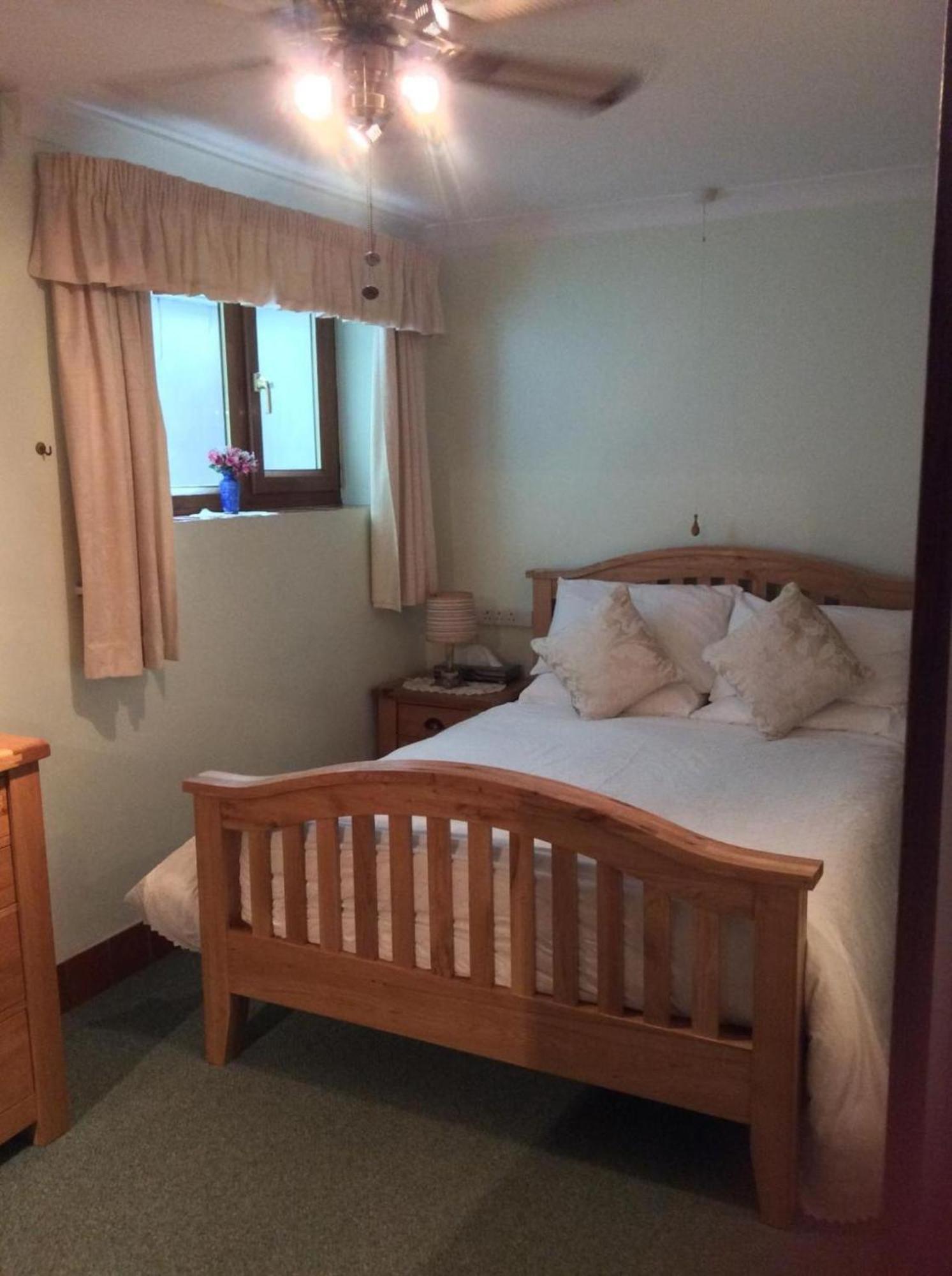 טרורו Room In Guest Room - Orchard Manor, Fore Street, Probus, Cornwall מראה חיצוני תמונה